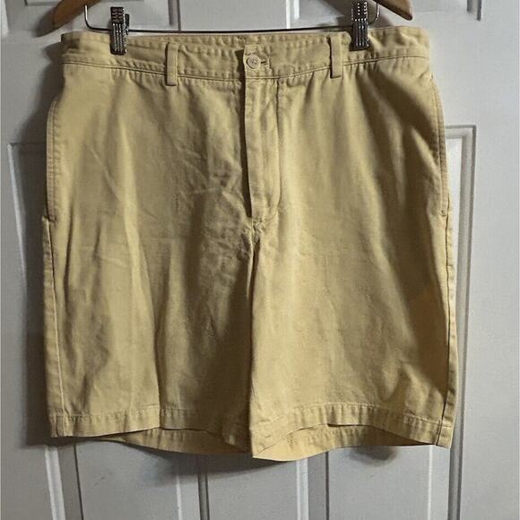 Vineyard Vines Men's Flat Front Shorts - Light Yellow - Picture 1 of 10